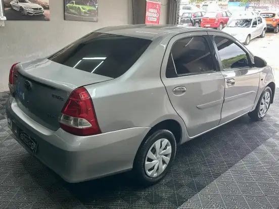 TOYOTA-ETIOS-2017