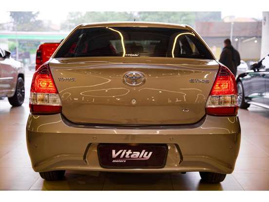 TOYOTA-ETIOS-2018