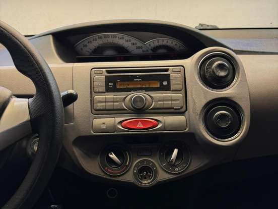 TOYOTA-ETIOS-1.5 XLS 16V FLEX 4P MANUAL TOYOTA-ETIOS-2013