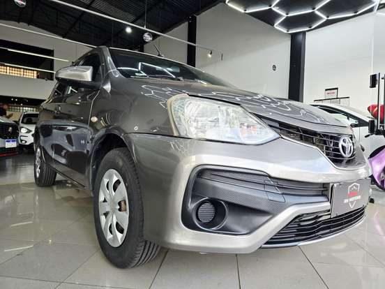 TOYOTA-ETIOS-2017