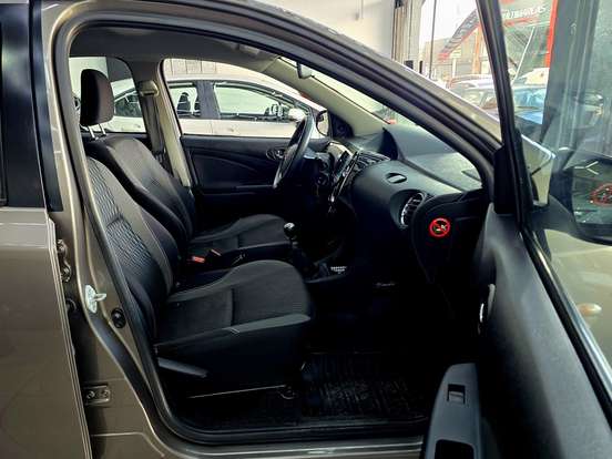 TOYOTA-ETIOS-2017
