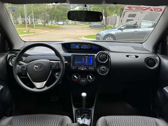TOYOTA-ETIOS-2017