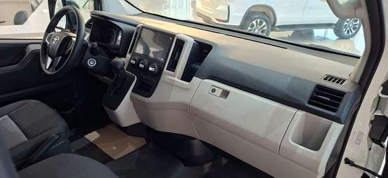 TOYOTA-HIACE-2026