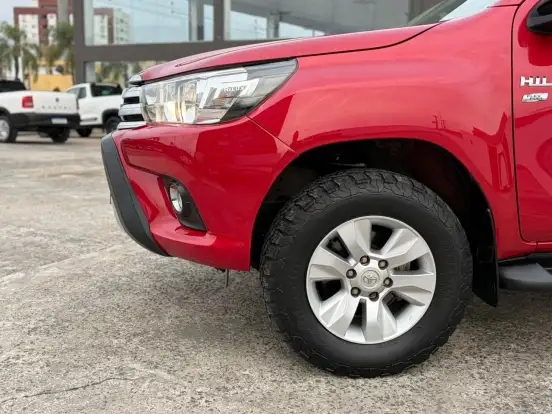 TOYOTA-HILUX-2.7 SR 4X2 CD 16V FLEX 4P AUTOMÁTICO TOYOTA-HILUX-2017