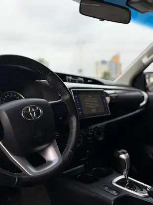 TOYOTA-HILUX-2.7 SR 4X2 CD 16V FLEX 4P AUTOMÁTICO TOYOTA-HILUX-2017