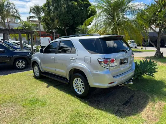 TOYOTA-HILUX-2015