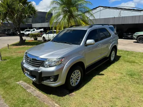 TOYOTA-HILUX-2015