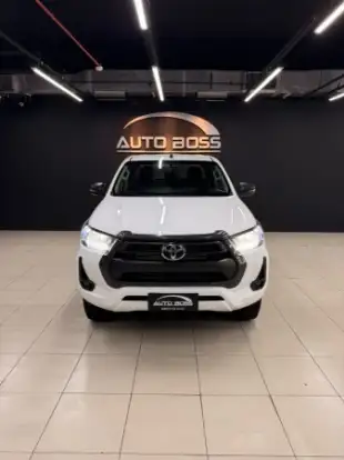 TOYOTA-HILUX-2.8 D-4D TURBO DIESEL CD SR 4X4 AUTOMÁTICO TOYOTA-HILUX-2024