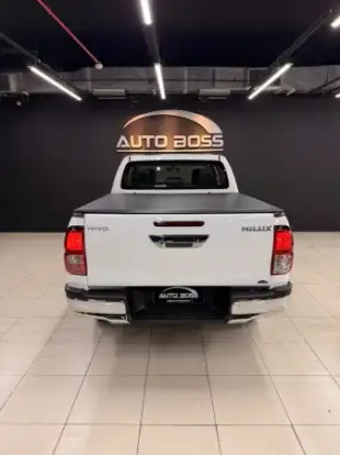TOYOTA-HILUX-2.8 D-4D TURBO DIESEL CD SR 4X4 AUTOMÁTICO TOYOTA-HILUX-2024