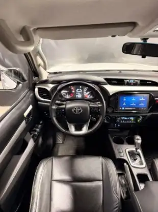 TOYOTA-HILUX-2024