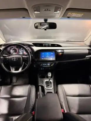 TOYOTA-HILUX-2024