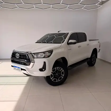 TOYOTA HILUX 2.8 D-4D TURBO DIESEL CD SRV 4X4 AUTOMÁTICO