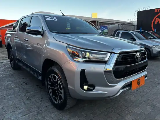 TOYOTA-HILUX-2023