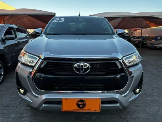 TOYOTA-HILUX-2.8 D-4D TURBO DIESEL CD SRX 4X4 AUTOMÁTICO TOYOTA-HILUX-2023