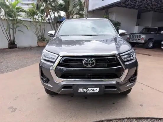 TOYOTA-HILUX-2022