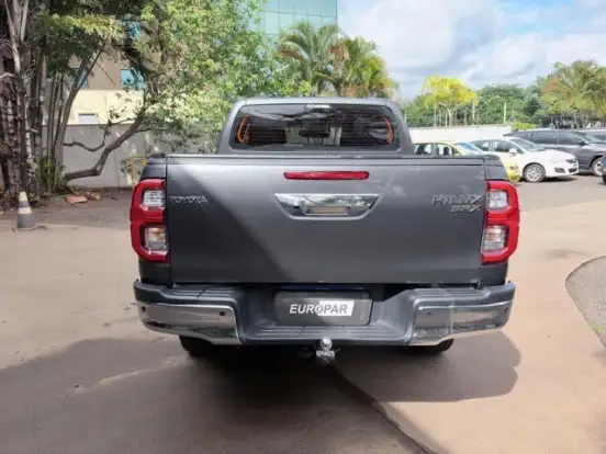 TOYOTA-HILUX-2.8 D-4D TURBO DIESEL CD SRX 4X4 AUTOMÁTICO TOYOTA-HILUX-2022