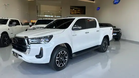 TOYOTA-HILUX-2025