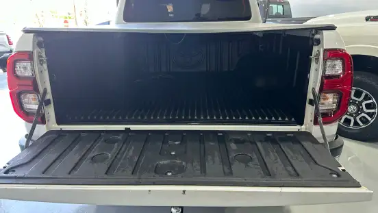 TOYOTA-HILUX-2025