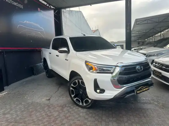 TOYOTA-HILUX-2022