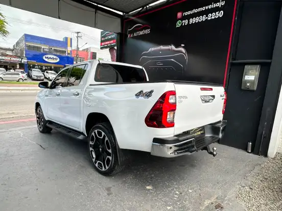 TOYOTA-HILUX-2.8 D-4D TURBO DIESEL CD SRX LIMITED 4X4 AUTOMÁTICO TOYOTA-HILUX-2022