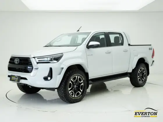 TOYOTA HILUX 2.8 D-4D TURBO DIESEL CD SRX PLUS 4X4 AUTOMÁTICO