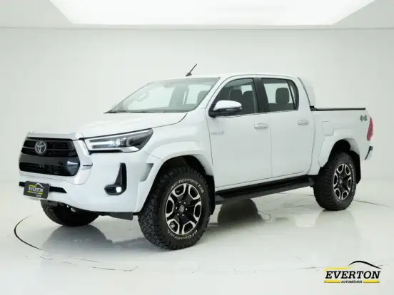 TOYOTA-HILUX-2025