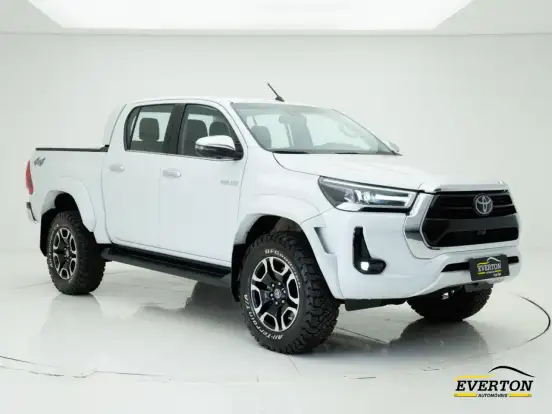 TOYOTA-HILUX-2.8 D-4D TURBO DIESEL CD SRX PLUS 4X4 AUTOMÁTICO TOYOTA-HILUX-2025