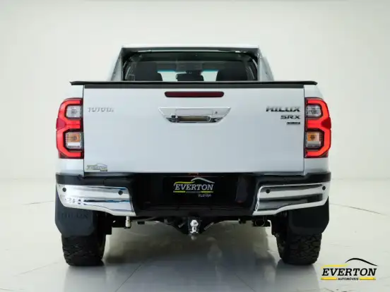 TOYOTA-HILUX-2025