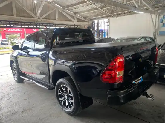 TOYOTA-HILUX-2020