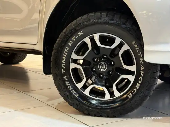 TOYOTA-HILUX-2019