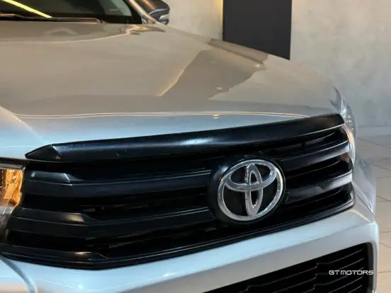 TOYOTA-HILUX-2019