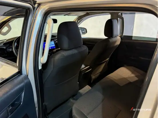 TOYOTA-HILUX-2019