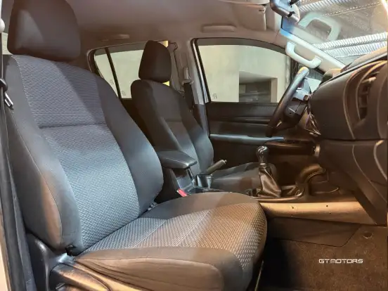 TOYOTA-HILUX-2019