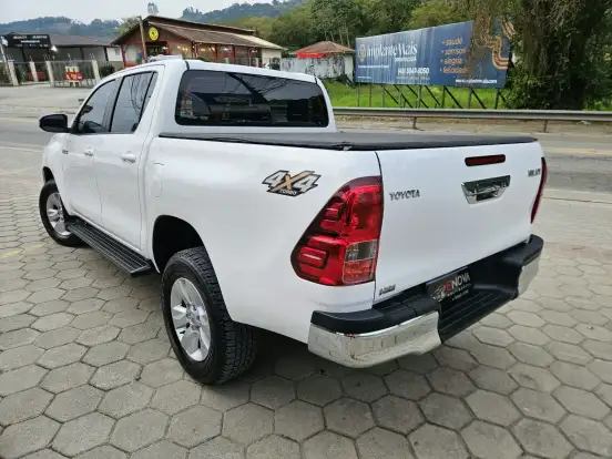 TOYOTA-HILUX-2.8 SR 4X4 CD 16V DIESEL 4P AUTOMÁTICO TOYOTA-HILUX-2018