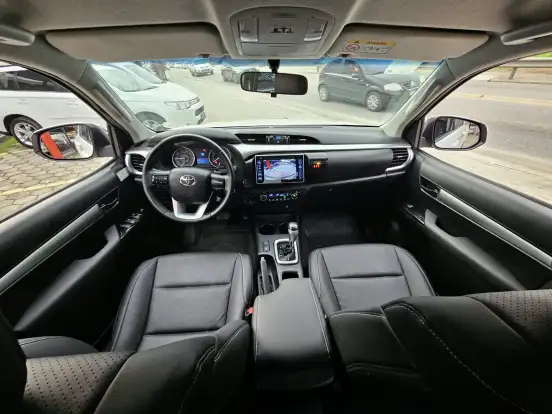 TOYOTA-HILUX-2018