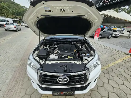 TOYOTA-HILUX-2.8 SR 4X4 CD 16V DIESEL 4P AUTOMÁTICO TOYOTA-HILUX-2018