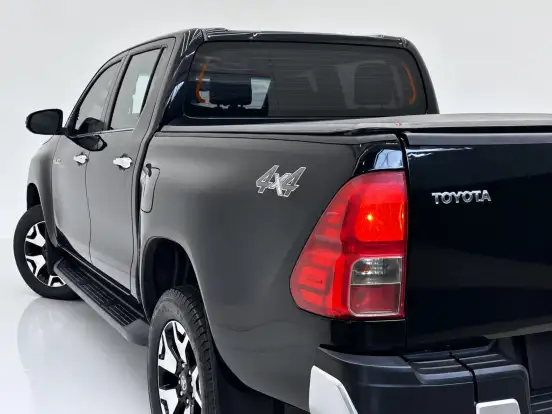TOYOTA-HILUX-2020