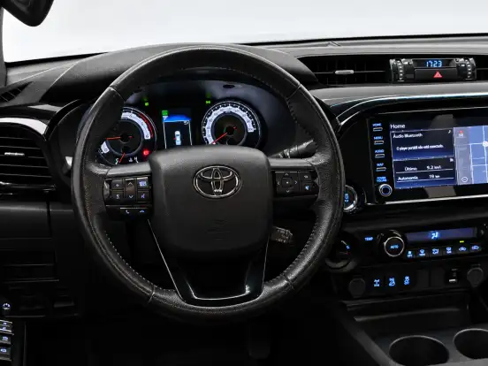 TOYOTA-HILUX-2020