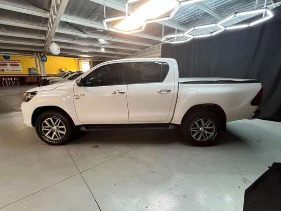 TOYOTA-HILUX-2019