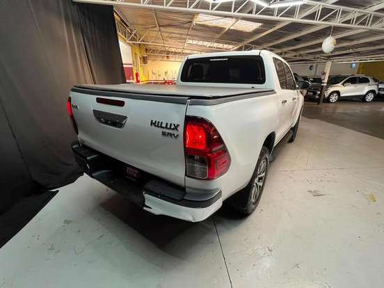 TOYOTA-HILUX-2019