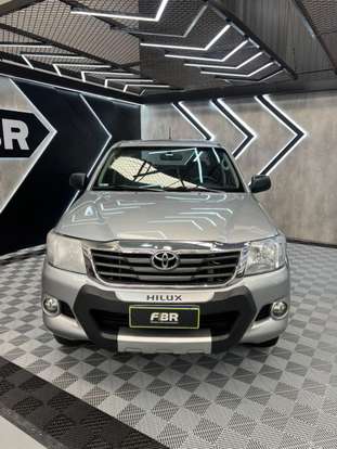TOYOTA-HILUX-2014