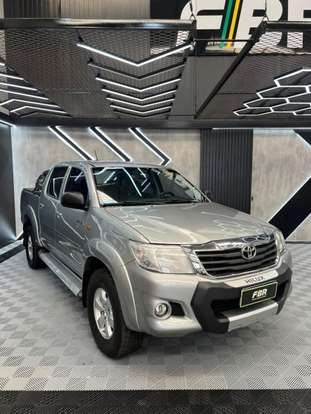 TOYOTA-HILUX-2014