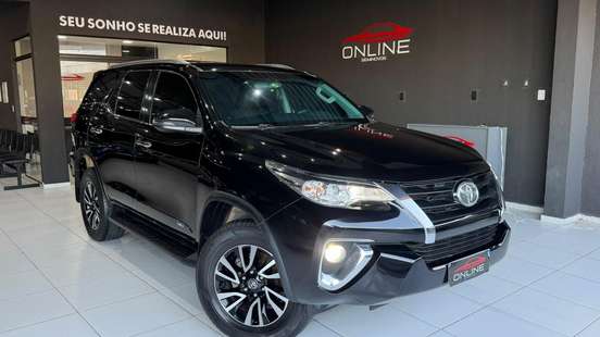 TOYOTA-HILUX-2018