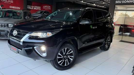 TOYOTA-HILUX-2018