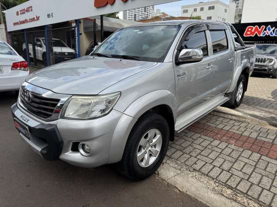 TOYOTA-HILUX-2.7 SRV 4X4 CD 16V FLEX 4P AUTOMÁTICO TOYOTA-HILUX-2013