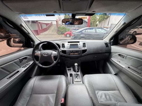 TOYOTA-HILUX-2.7 SRV 4X4 CD 16V FLEX 4P AUTOMÁTICO TOYOTA-HILUX-2013