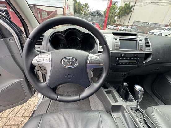 TOYOTA-HILUX-2013