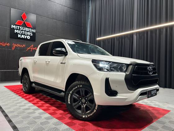 TOYOTA HILUX 2.8 D-4D TURBO DIESEL CD SR 4X4 AUTOMÁTICO