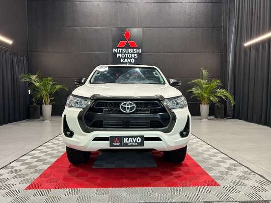 TOYOTA-HILUX-2.8 D-4D TURBO DIESEL CD SR 4X4 AUTOMÁTICO TOYOTA-HILUX-2022