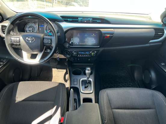 TOYOTA-HILUX-2.8 D-4D TURBO DIESEL CD SR 4X4 AUTOMÁTICO TOYOTA-HILUX-2023